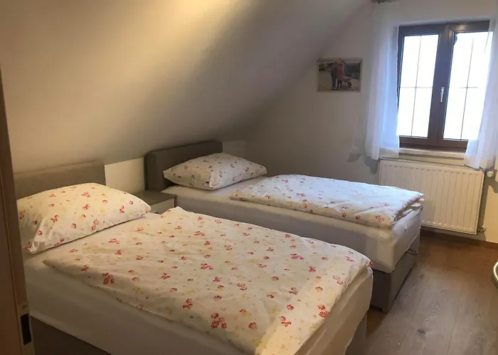 Neuhold كيتسك إيم زاوزال