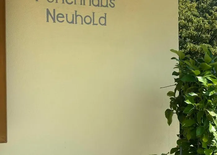 Neuhold